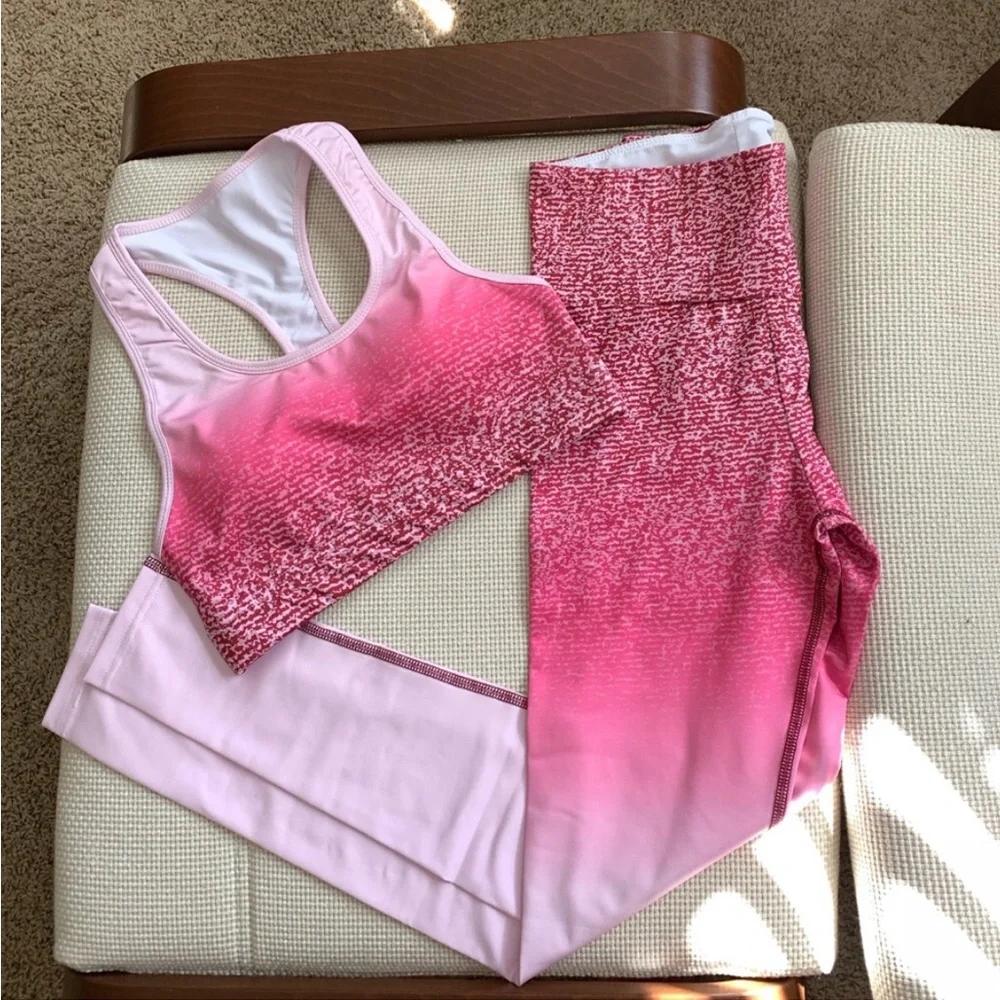 Beautiful workout set - Picture 3 of 3